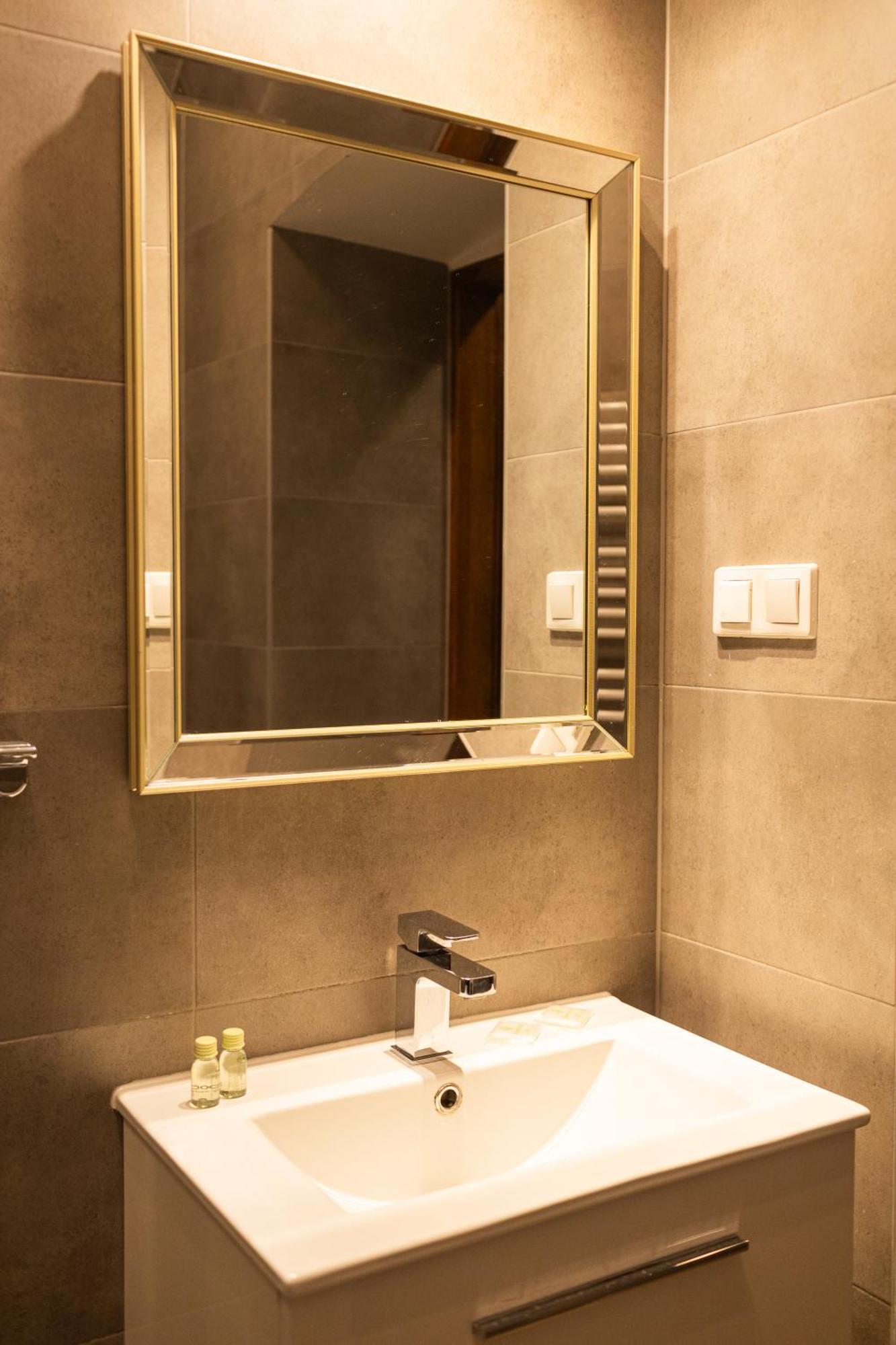 Lux Apartmenty - Old City Cracovia Esterno foto