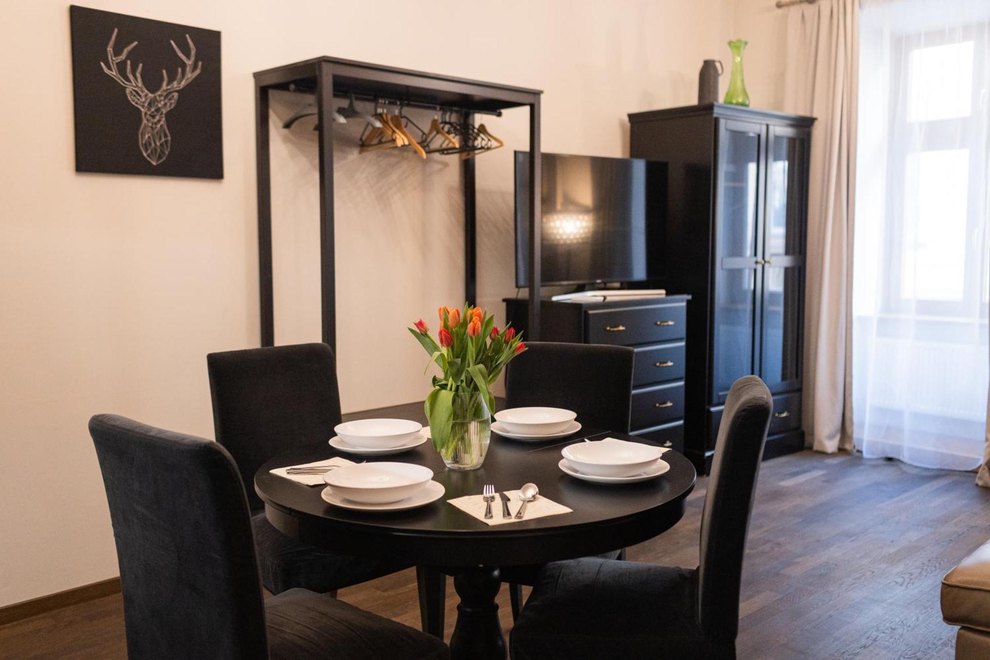 Lux Apartmenty - Old City Cracovia Esterno foto