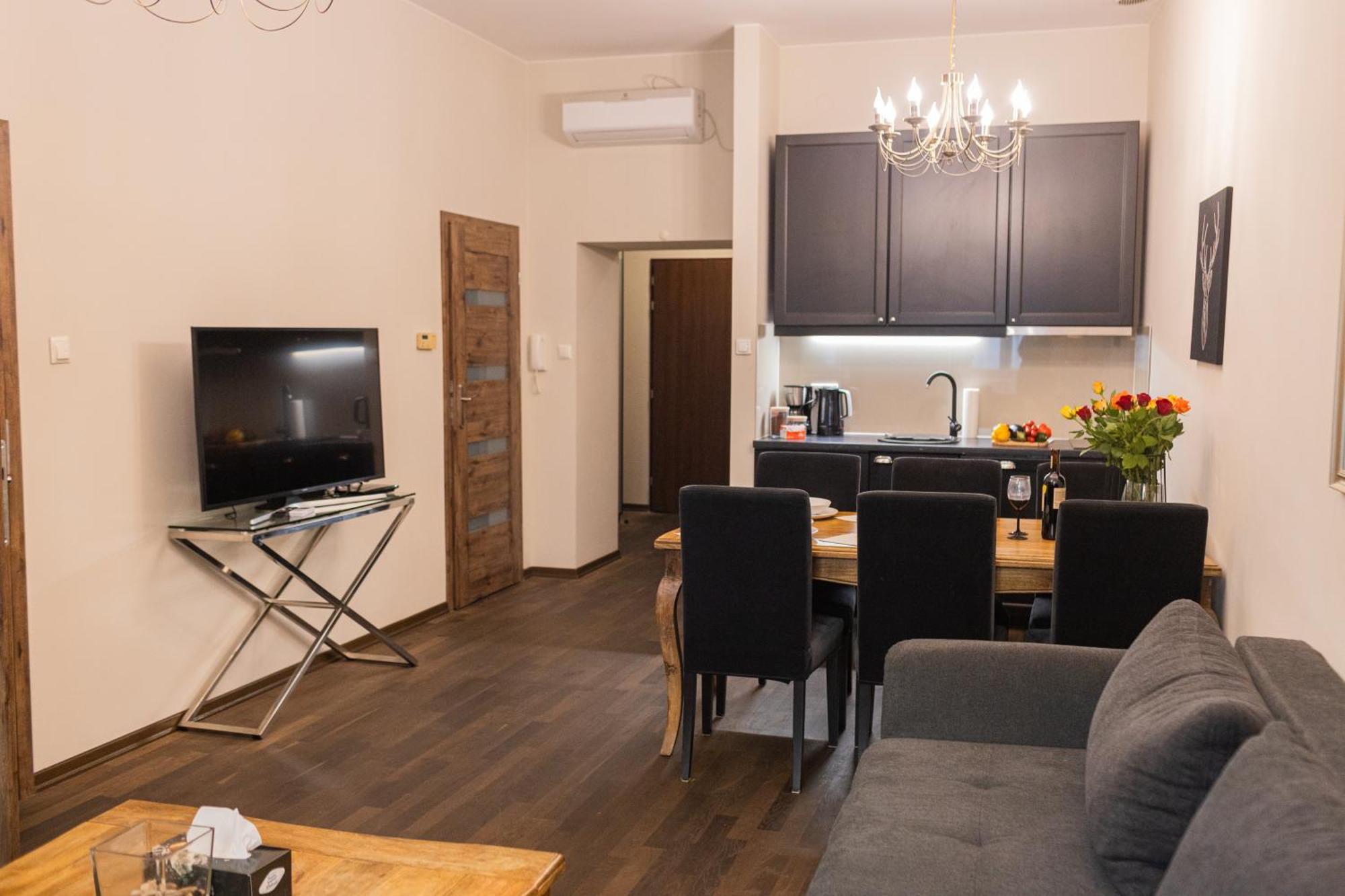 Lux Apartmenty - Old City Cracovia Esterno foto
