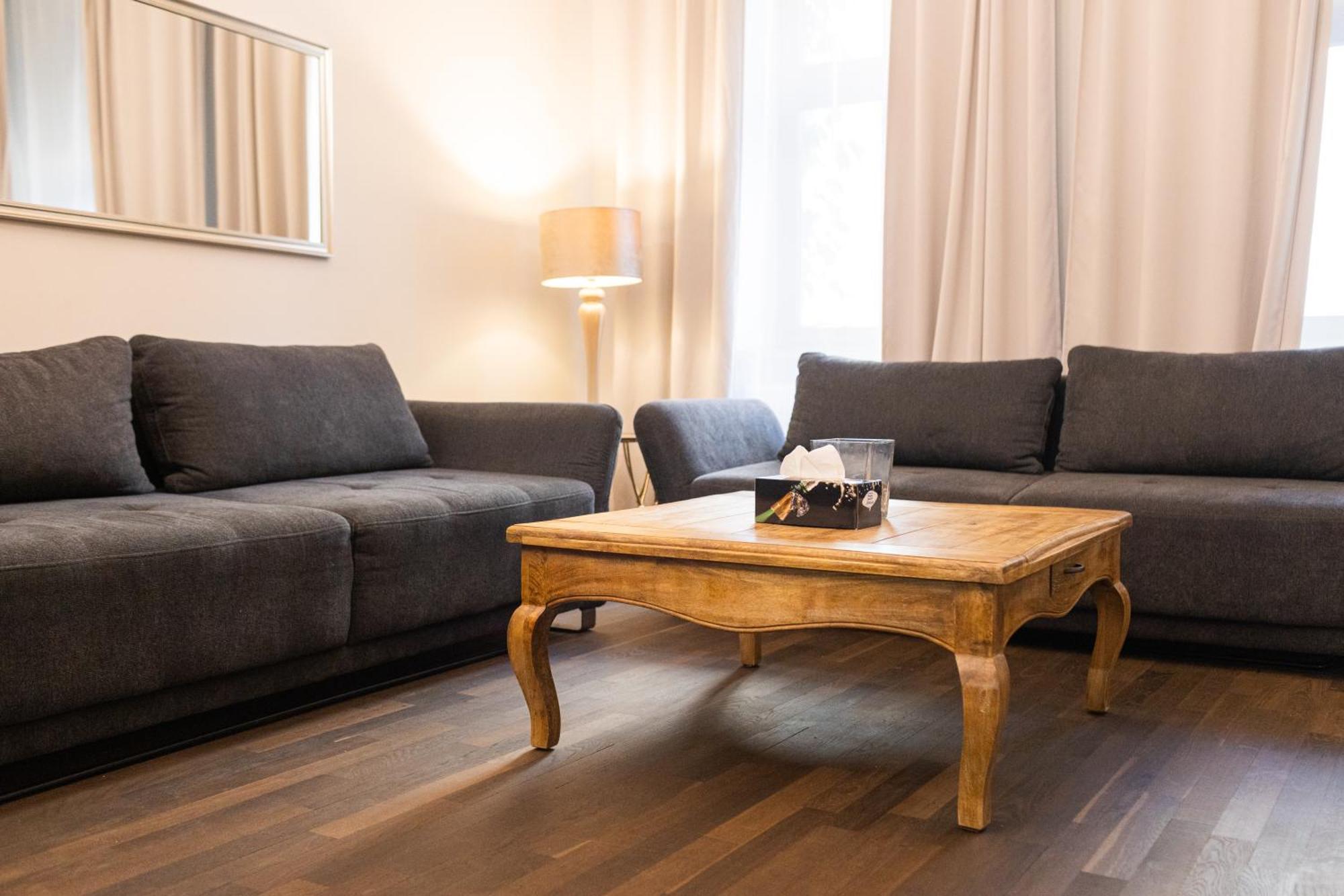 Lux Apartmenty - Old City Cracovia Esterno foto